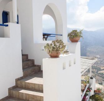 Tholaria Apartamento | Plori Studios and Apartments