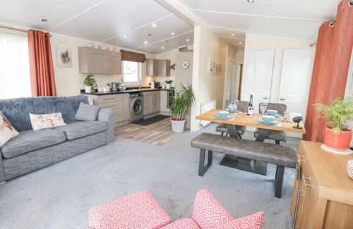 Welton Cabaña | PLOT 32, with hot tub in Armathwaite