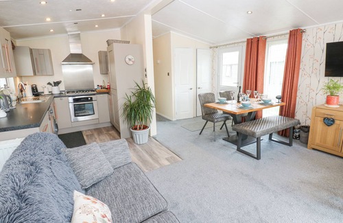 Welton Cabaña | PLOT 32, with hot tub in Armathwaite