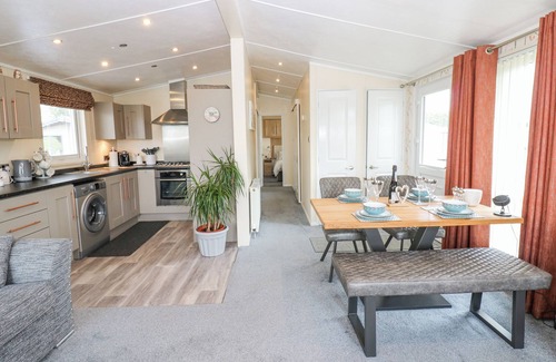 Welton Cabaña | PLOT 32, with hot tub in Armathwaite