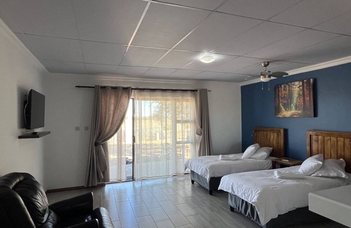 Ghanzi Cama Y Desayuno | Plot19 Self catering