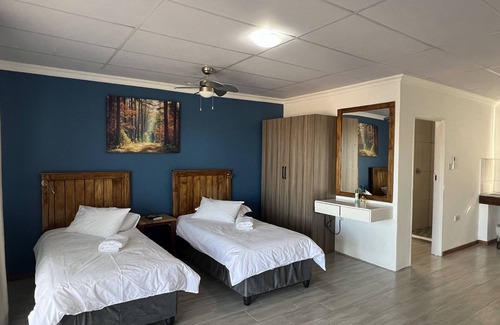 Ghanzi Cama Y Desayuno | Plot19 Self catering
