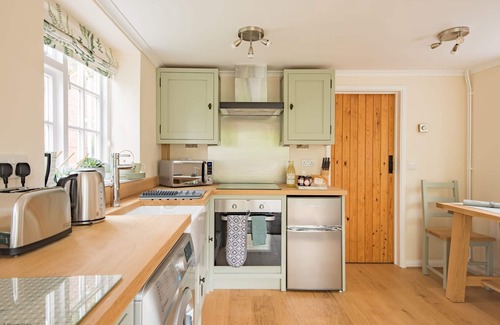 Dargate Cabaña | Plum Pudding Stables by Bloom Stays - sleeps 2 guests in 1 bedroom