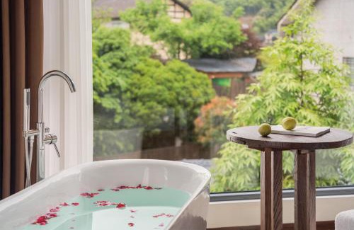 Wulingyuan Hotel | Plum-Spring Elegant Lodge