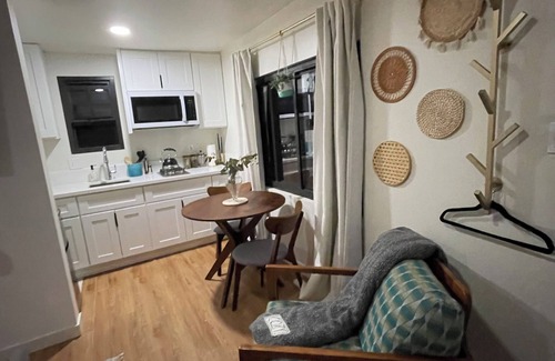 Loma Portal Apartamento | Plumosa Park Studio Casita with VIEWS!!