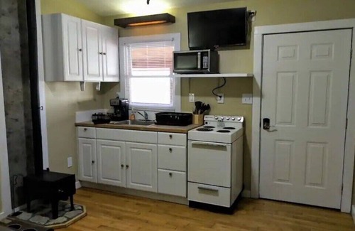 Newland Casa | Plumtree Mountain Retreat Studio #2