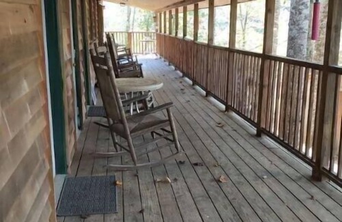 Newland Casa | Plumtree Mountain Retreat Studio #3