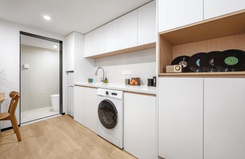 Downtown Shanghai Apartamento | Plus House Serviced Apartment