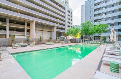 Evans Churchill Apartamento | Plush 2BD - CDT - Gym, Pool, Parking - Sleep 8