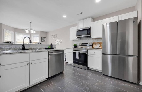 Riverdale Casa | Plush Two Bedroom Retreat. A Home Away From Home!