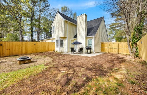 Riverdale Casa | Plush Two Bedroom Retreat. A Home Away From Home!