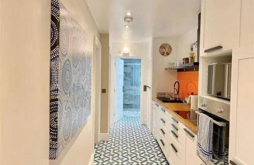 Barbican Apartamento | Plymouth Hoe - Stunning 2 Bedroom Lower Ground Floor Apartment