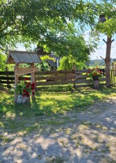 Kurtuvenai Casa | PO NENDRIŲ STOGU