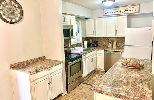 Tobyhanna Casa | Pocono 3BR Getaway Hot Tub Arcades Fire Pit