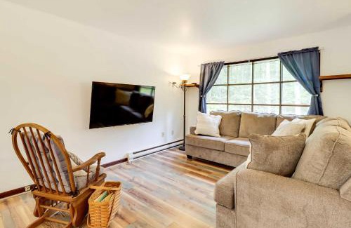 Locust Paradise Casa | Pocono Lake Retreat with Deck and Fire Pit!