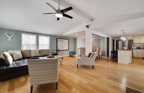 Cresco Casa | Pocono Mountains, Hidden-Gem, Hottub, GameRoom, Firepit, Min to all Attractions