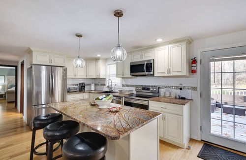 Cresco Casa | Pocono Mountains, Hidden-Gem, Hottub, GameRoom, Firepit, Min to all Attractions