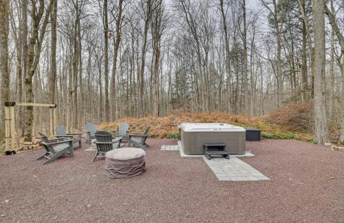 Pocono Pines Casa | Pocono Pines Home with Private Hot Tub!