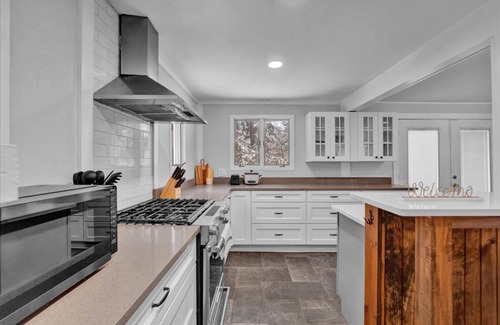 Pocono Pines Casa | Pocono Pines Stone Cabin | Central to Attractions