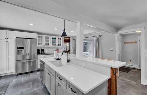 Pocono Pines Casa | Pocono Pines Stone Cabin | Central to Attractions