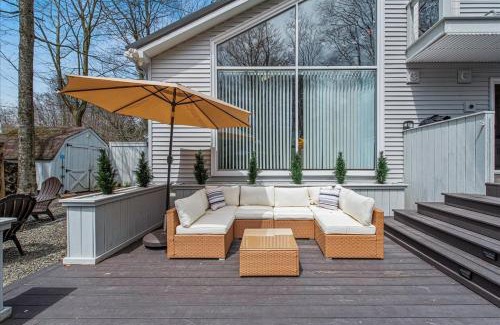 Tobyhanna Casa | Pocono Scandinavian Cottage cottage