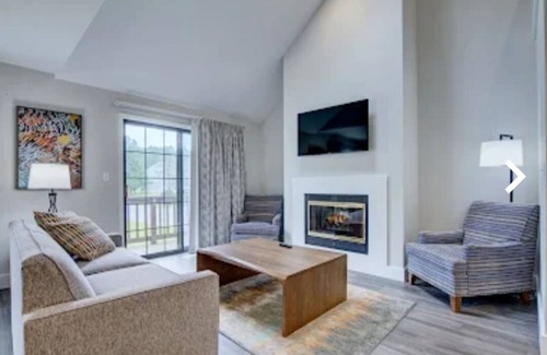 East Stroudsburg Villa | Poconos Getaway - 295/NtnEscape to the Poconos with this cozy relaxing retreat!