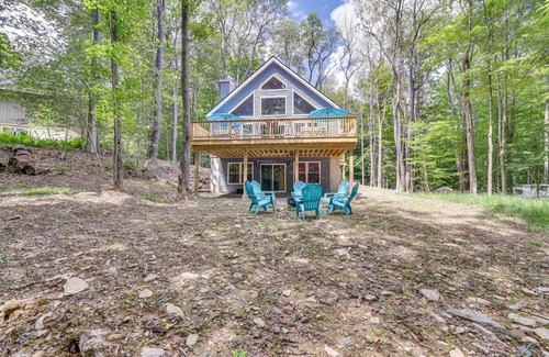 Gouldsboro Casa | Poconos Getaway with Indoor and Outdoor Pool Access!