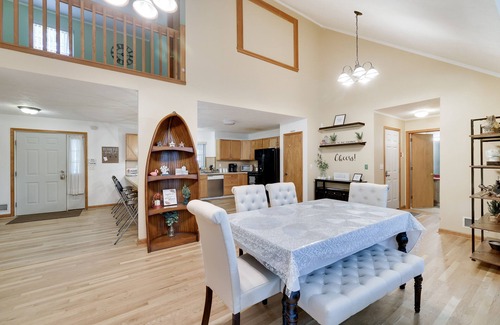 Bushkill Casa | Poconos House - 4BR house in Saw Creek, Bushkill