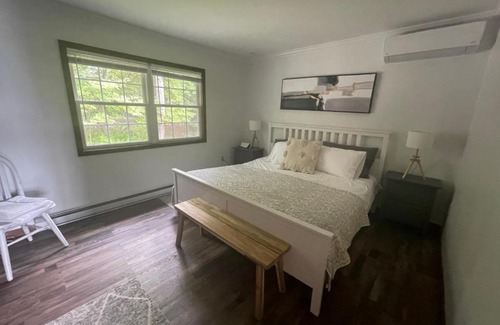 Long Pond Casa | Poconos Lake House Near Ski Resort