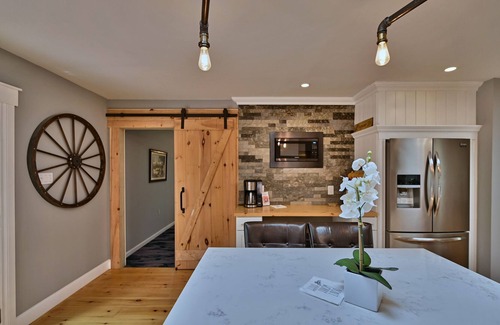 Lake Harmony Estates Cabaña | Poconos Modern Chic 3 Bed Ranch w/ Finished Garage