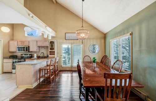 Lake Harmony Casa | Poconos Paradise Lakeskihikewater Parkkids