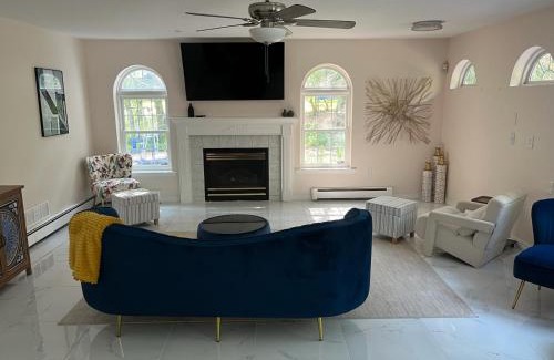 Tunkhannock Township Casa | Poconos pool heaven