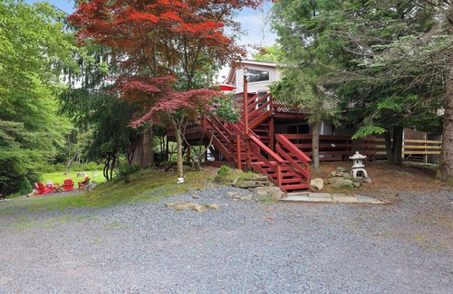 Long Pond Villa | Poconos Retreat Near pools, Lakes,Water parks,Casino and all shoppings,Game room