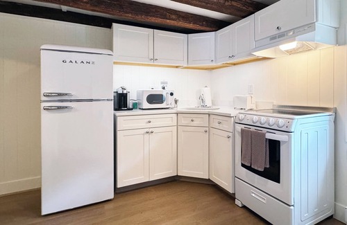 Reeders Casa | Poconos Rustic 1BR in the Poconos on Private Resort