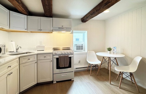Reeders Casa | Poconos Rustic 1BR in the Poconos on Private Resort