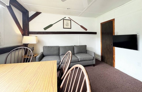 Reeders Casa | Poconos Rustic 2BR in the Poconos on Private Resort