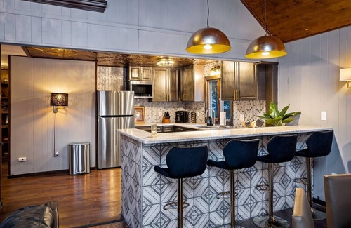 Lake Harmony Estates Casa | Dog-Friendly Speakeasy mins 2 Beach&Ski w/ Hot Tub