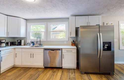 Lake Harmony Cabaña | Poconos Waterfront Haven