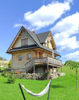 Mizerna Cabina | Pocztówka Z Mizernej, Drewniane domki z sielskim klimatem, Pieniny, Gorce, Jezioro Czorsztyńskie