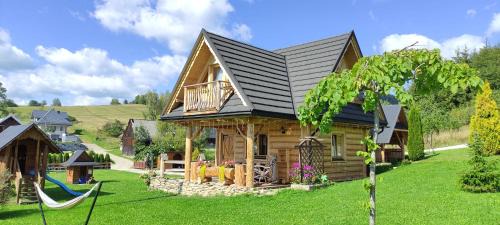 Mizerna Cabina | Pocztówka Z Mizernej, Drewniane domki z sielskim klimatem, Pieniny, Gorce, Jezioro Czorsztyńskie