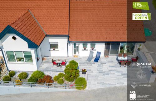 Ormoz Casa | POD OREHI - Hiša na podeželju - RAZPRŠENI HOTEL Jeruzalem Slovenija