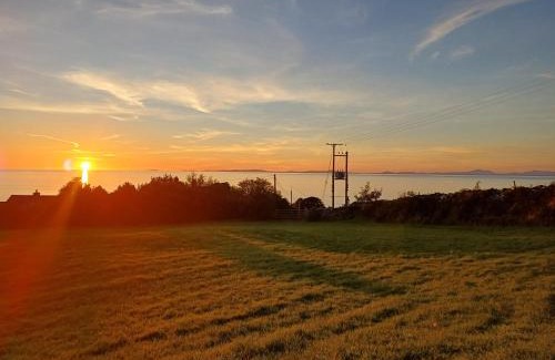 Llwyngwril Casa | POD2 Family Glamping with seaview & Wi-Fi