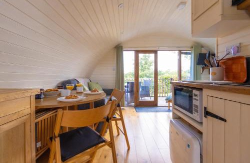 Llangammarch Wells Casa | Pod2 - Powys River Pods - Pet Friendly Glamping Pod Builth Wells Powys Wales