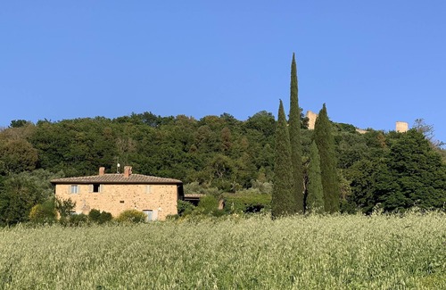 Pienza Casa | Podere Fontebernardi, authentic Tuscan farmhouse overlooking Pienza.