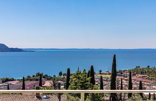 Pulciano Apartamento | Poggio al Sole 6 Apartment by Wonderful Italy