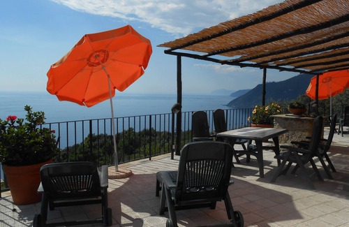 Montaretto Apartamento | Poggio del Salice: Apt. Cinque Terre con terraza-4 personas / Citra 011005LT0087