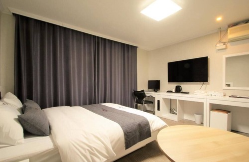 Pohang Hotel | Pohang Jukdo Market The Seven