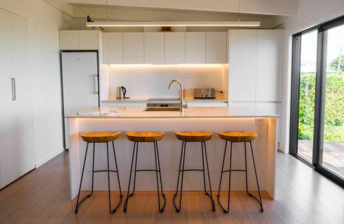 Pohara Casa | Pohara's Seaside Accommodation