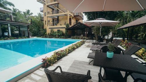 Catangnan Hotel | Point 303 Resort