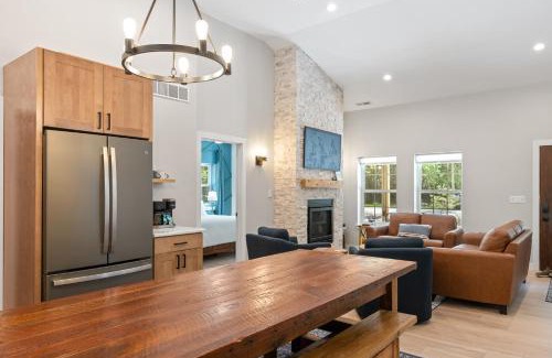 Egg Harbor Casa | Point Beach Cottage by Simple Life Rentals
